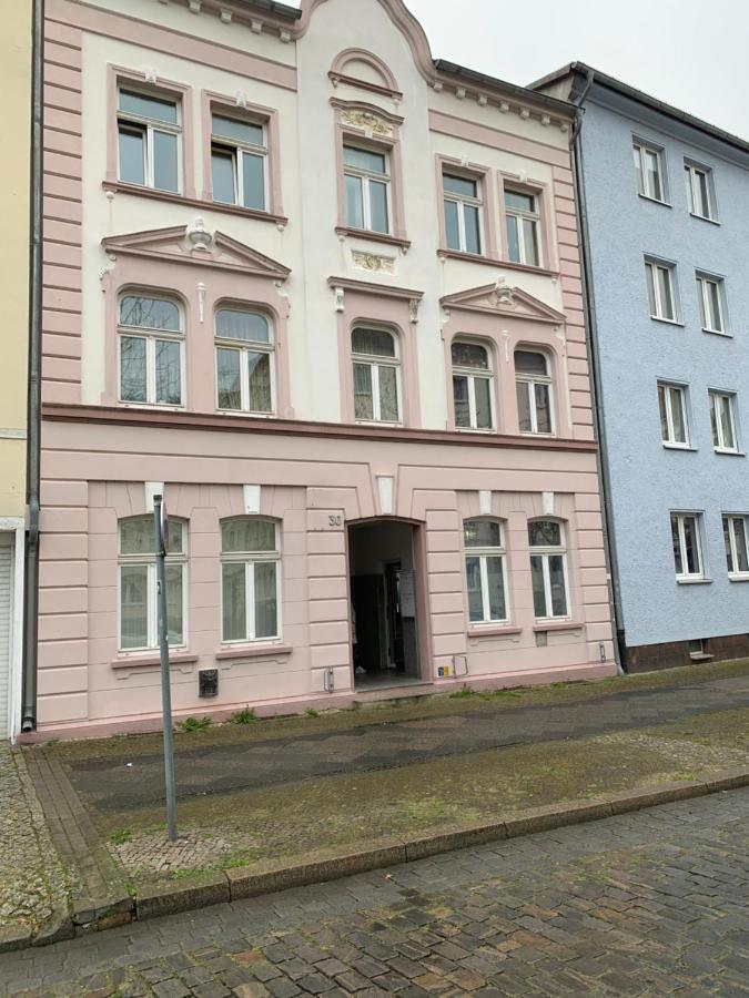 Exklusive Stadtwohnung Am Elbradweg: Best-Preis-Fewo Rathausblick 1 Fuer Max. 3 Pers. Inkl. Wlan, Prime Video & Self Check-In Wittenberge Exteriér fotografie